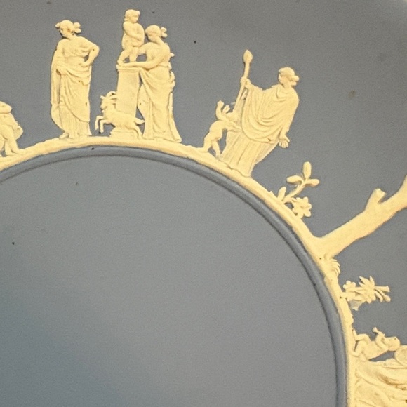 Wedgwood Cream On Blue Jasperware Cake Plate 9.5 Inches vintage - Picture 4 of 5